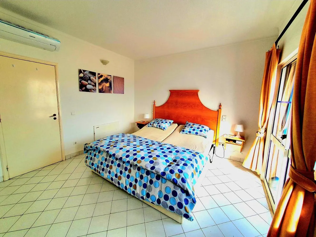 Albufeira-Windmill Hill Apartment 0*, Albufeira